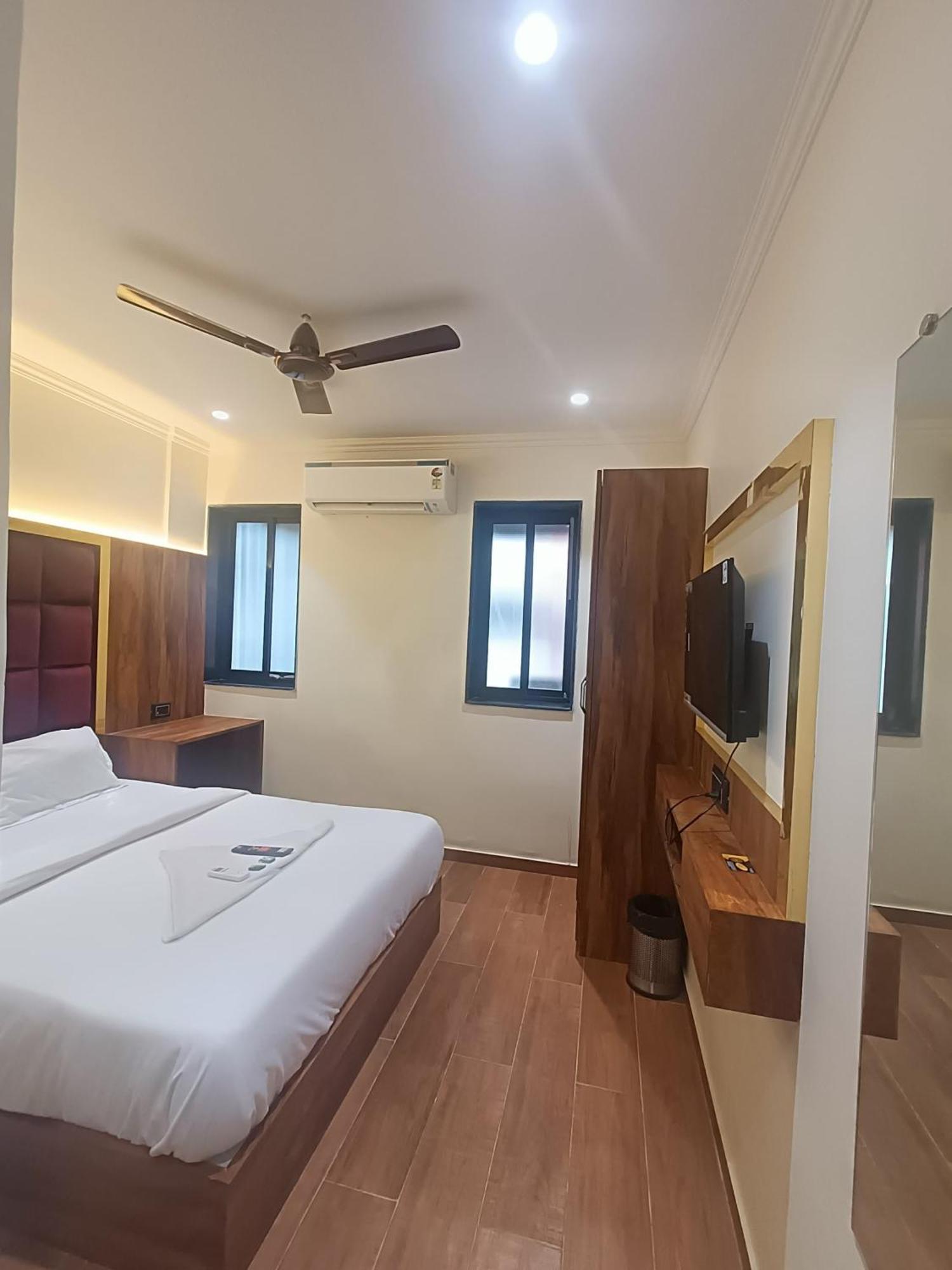 Hotel Sai Palace- Near Tata Memorial Hospital ムンバイ エクステリア 写真