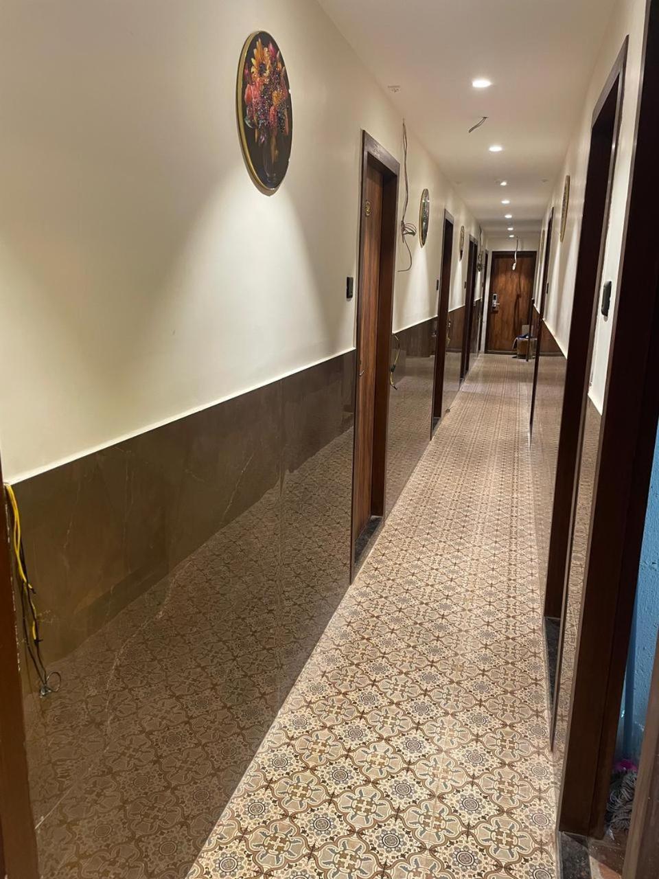 Hotel Sai Palace- Near Tata Memorial Hospital ムンバイ エクステリア 写真